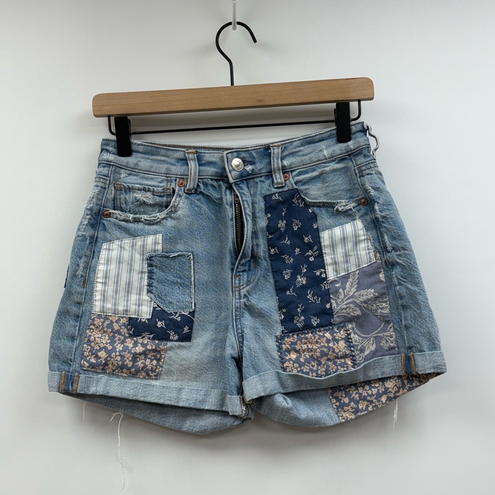 American Eagle Floral Patchwork Mom High Rise Sho… - image 2